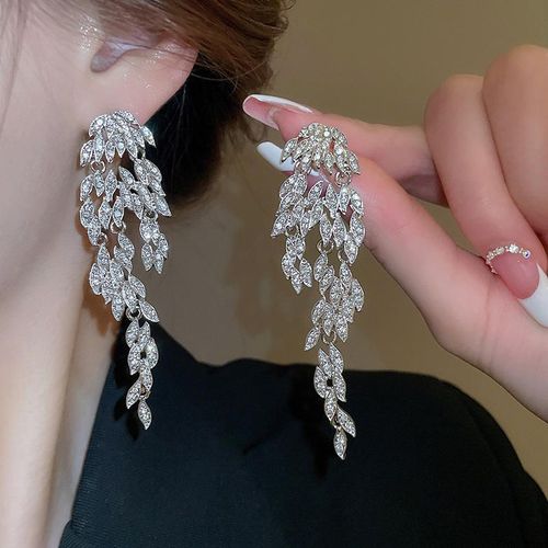 Title: Sparkling Leaf & Feather Tassel Earrings – Shine Bright in Every Moment ✨