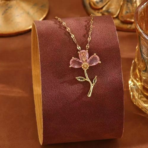 Retro Titanium Steel Zircon Flower Necklace | Chic Sparkle for Elegant Looks