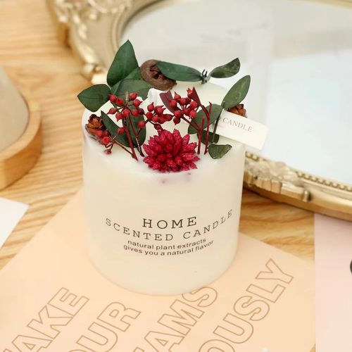 Cozy Bedroom Essential: Long-Lasting Aromatherapy Candles for Relaxing Nights