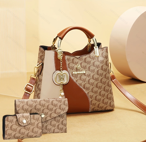 Versatile   Elegant: Retro - Luxury Handbag