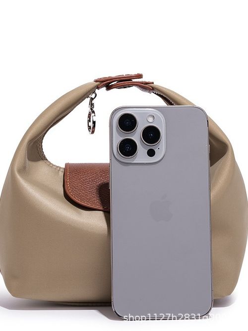 Women's Minimalist Crescent City Bag