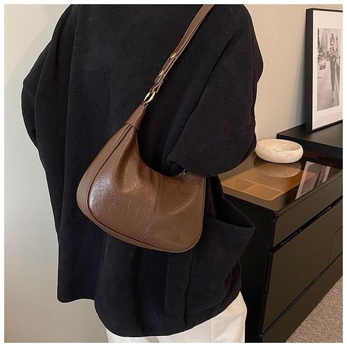 New trendy and versatile underarm bag