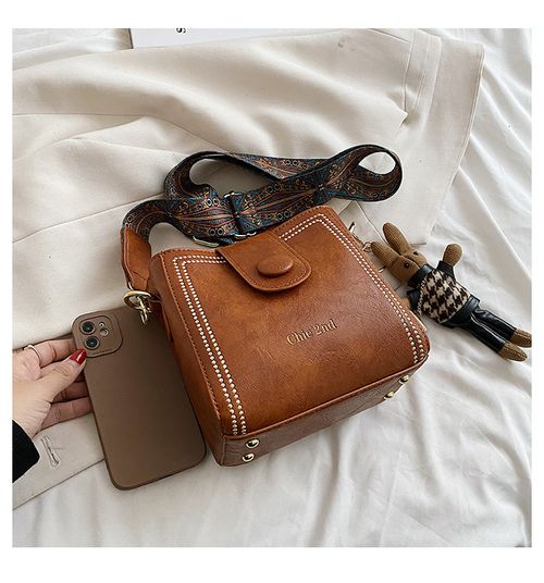 New trendy shoulder bag, crossbody bag, fashionable and versatile bucket bag