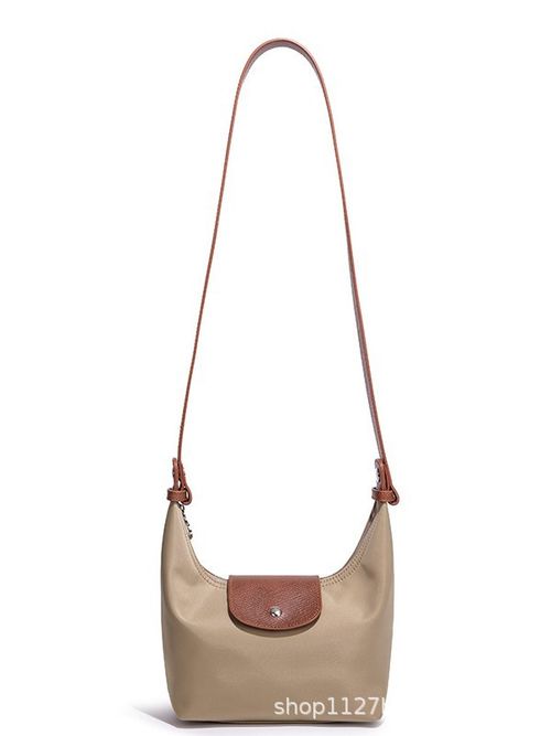 Women's Minimalist Crescent City Bag