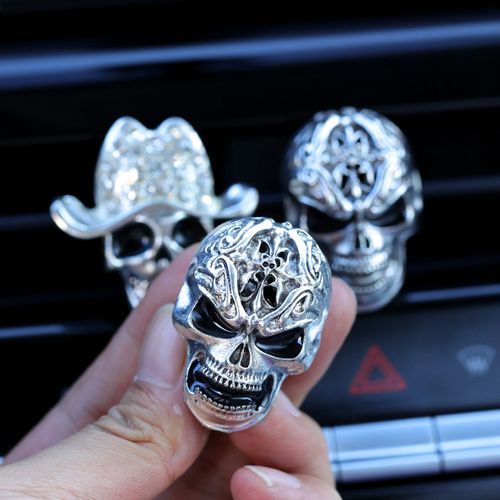 Retro skull car perfume car Halloween air conditioning outlet aromatherapy clip ornaments decoration