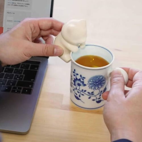 Innovative Mini-Robot - For Cooling Hot Drinks and Food (Two Blowing Modes), 3.14 inch Mini Cooler, Cat-Shaped Kitchen Gadget, Works with All Kinds of Dishware, Waterproof & Rechargeable