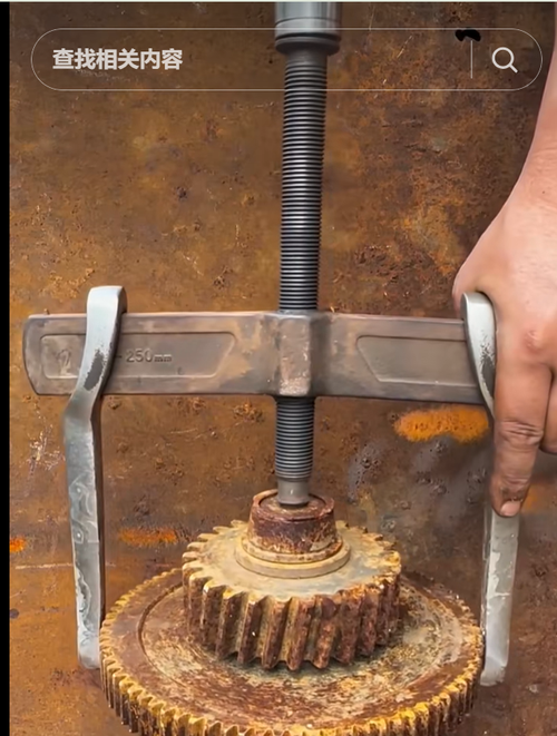 Single Hook Double Claw Bearing Puller can be Used to disassemble Bearings and couplings Bolt Threads manually Pull Bearings Different Specifications for Selection.