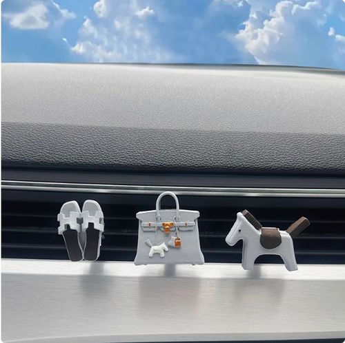 Hot selling product luxury bag car vent clip air conditioner air freshener slippers model car aroma diffuser for girls