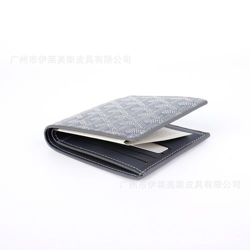 The new elegant Goyard men's and women's wallets with multiple card slots are selling well in Europe and America as fashionable bags.