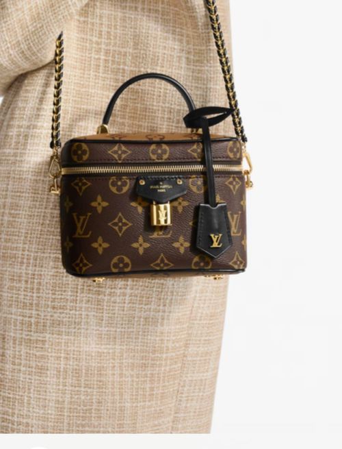 Two Side Hand Bag  New Design Pieces, Never worn, Comes with box can be wear two way. Hand or crossbody