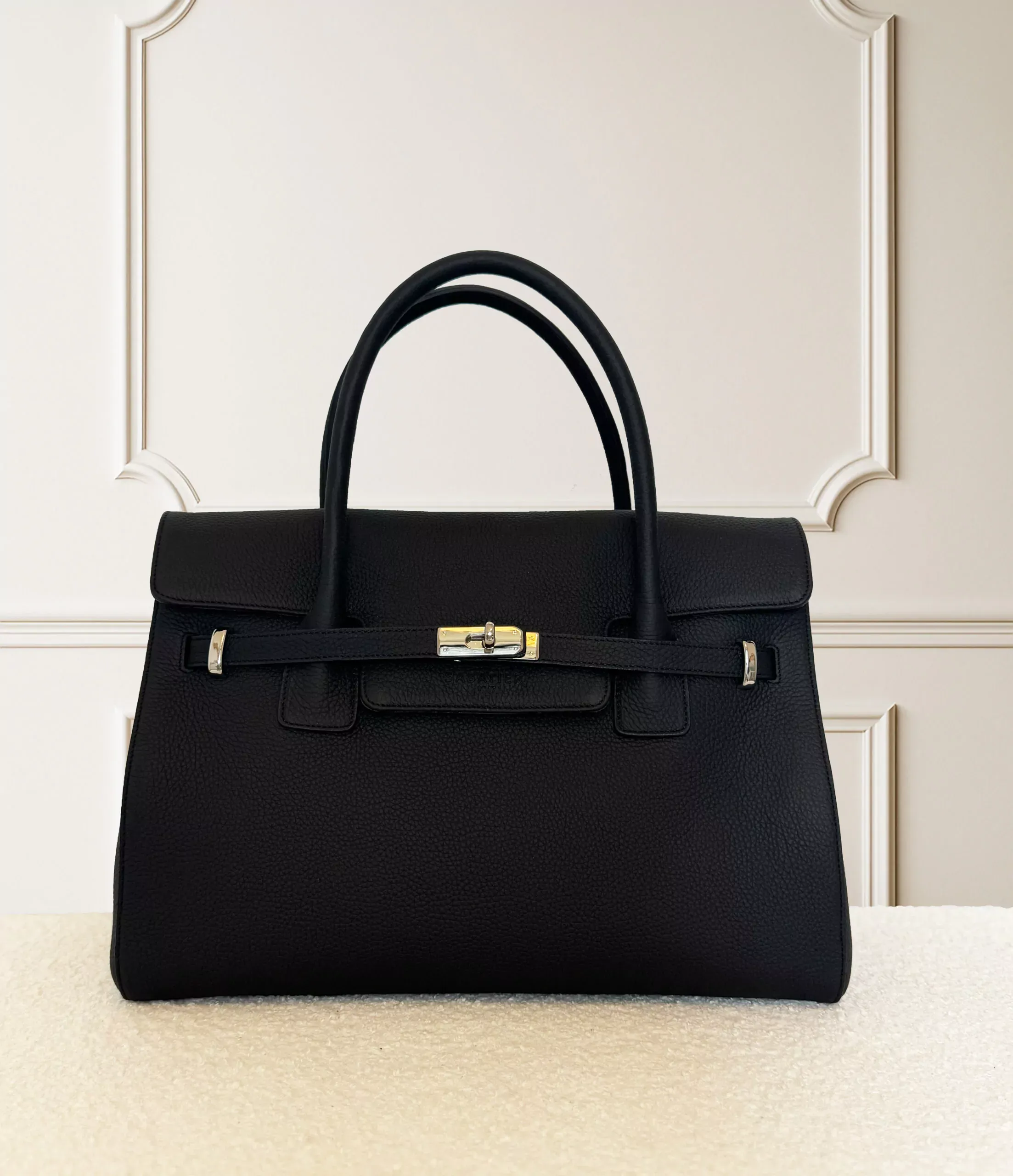 BELLECOUR 617 LOLO NOIR Black grained leather
