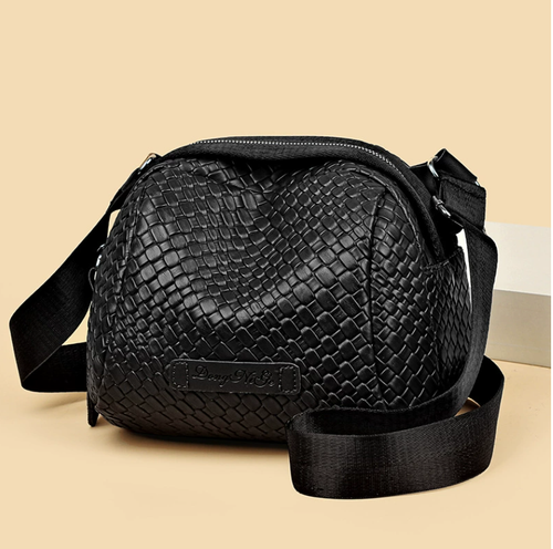 👜✨This bag is so fashionable, versatile, and practical! 💼👗Every one of my friends has one! 👭🎒  Fashion Weaving Large Capacity Shell Bag