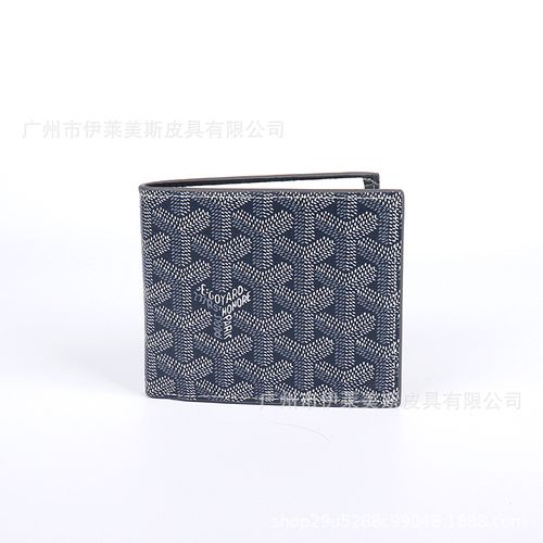 The new elegant Goyard men's and women's wallets with multiple card slots are selling well in Europe and America as fashionable bags.