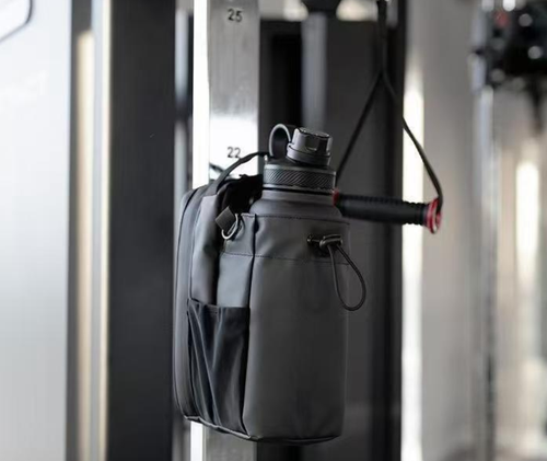 New sports gym magnetic water bottle bag outdoor sports mobile phone water cup messenger bag large capacity cycling bag