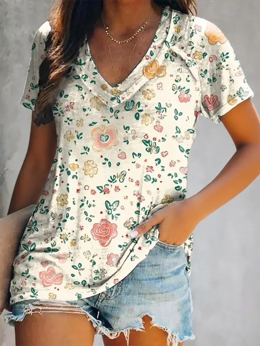 Volné tričko s potiskem a výstřihem do V