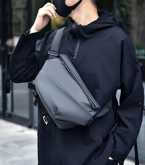 Pochete de Peito Masculino Estilo Moto 🛵 Moderno e Resistente à Água