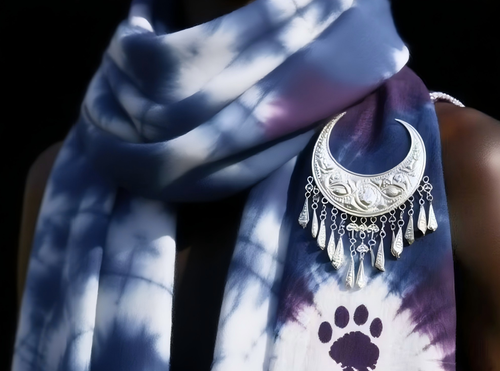 The latest blue and white fresh non-legacy tie-dyed scarf