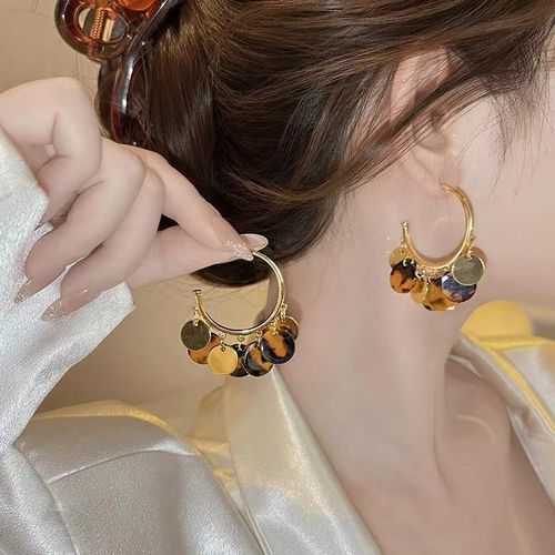 Golden C-Shape Tassel Earrings | Minimalist Chic for Square & Round Faces ✨