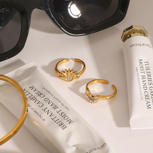 Sun & Moon Blue Diamond Couple Rings – Minimalist Sparkle for Her