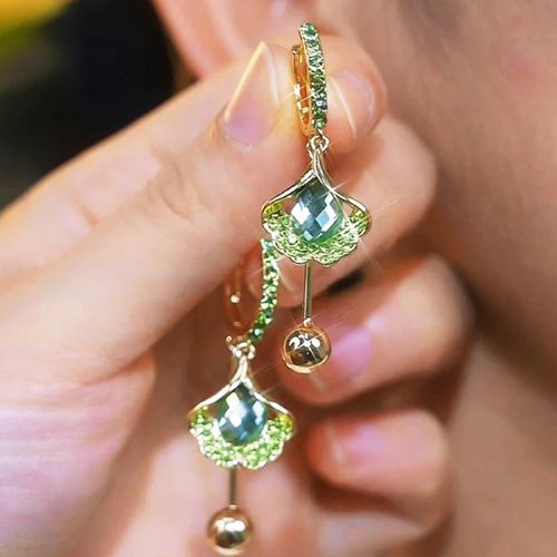 Délicates boucles d'oreilles en feuille de ginkgo pour femmes