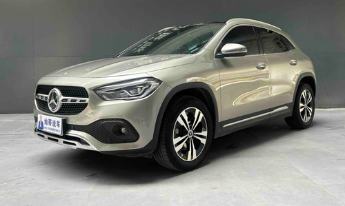 3-Mercedes-Benz GLA-Class 2020 GLA 200