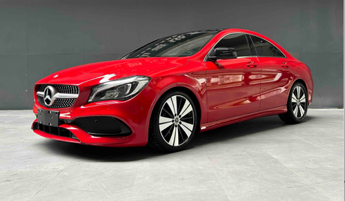 2-Mercedes-Benz CLA 180 Fashion Edition