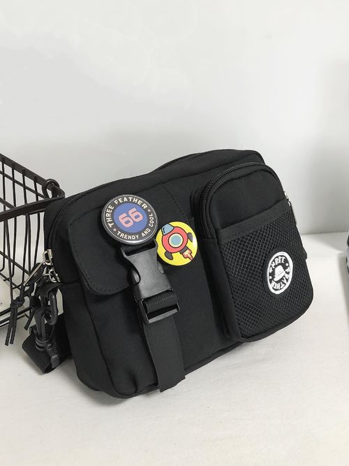 Unisex Casual Plain Color Release Buckle Crossbody Bag with Astronaut Charm, Fashionable Versatile Zipper Crossbody Bag with Random Color Badge, Trendy Shoulder Bag for Daily Use, Casual Messenger Bags, Stylish Crossbody Bags
