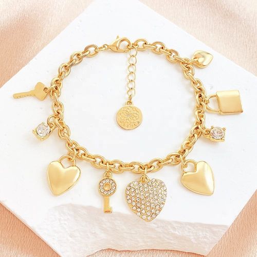 Heart-shaped opening charm bracelet set