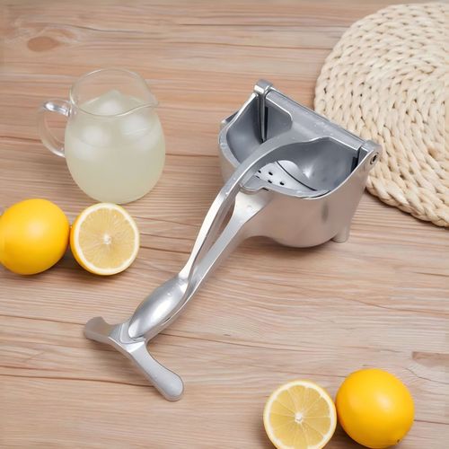 Manual juicer with thickened aluminum alloy construction for pressing fruit.