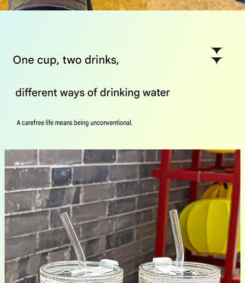 Premium style glass beverage cup   ideal for cold drinks and fruit juice   features a lid and straw, and is made of thickened, clear glass suitable for milk tea or cola.