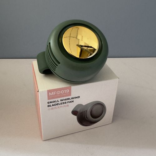 Portable   Little Whirlwind   bladeless fan—USB rechargeable, with clip  can be worn around the neck or at the waist.