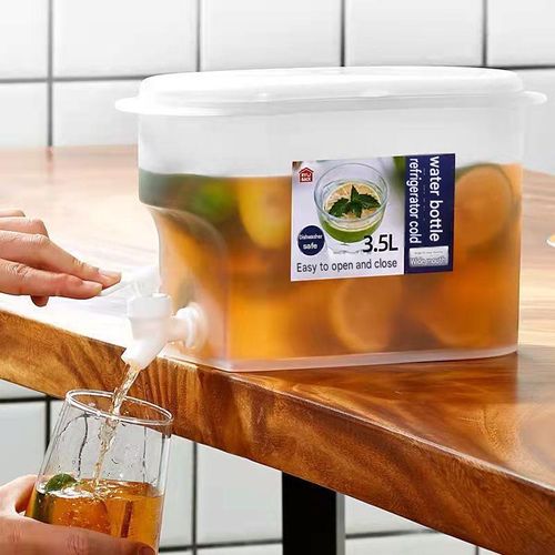Refrigerator-specific water pitcher