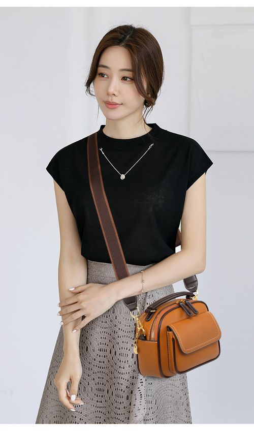 Duo Design double-layer shoulder bag with wide strap