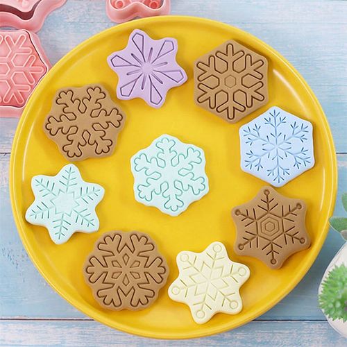 8 PIECE SET – CHRISTMAS COOKIE MOULDS