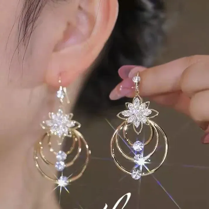 Geometric multi-layered circle earrings