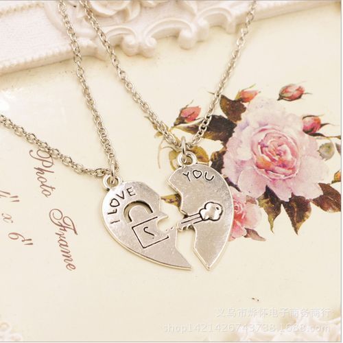 Best Friends Love Heart Couple Necklace. Jewelry