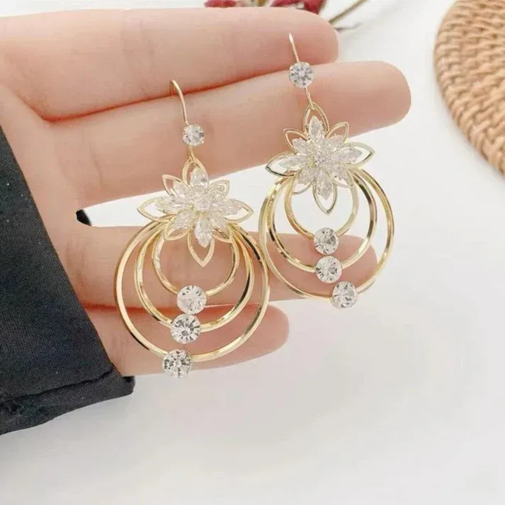 Geometric multi-layered circle earrings