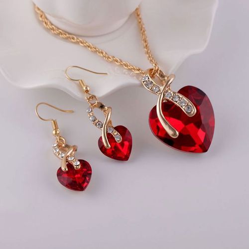 Women's Heart Necklace + Earrings - 2 Pieces Red