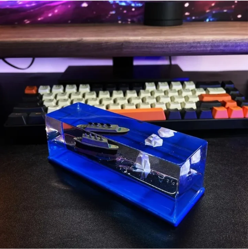 Unsinkable Titanic Fidget cum Showpiece