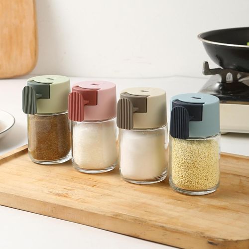 Quantitative salt control bottle, four-piece household seasoning bottle
