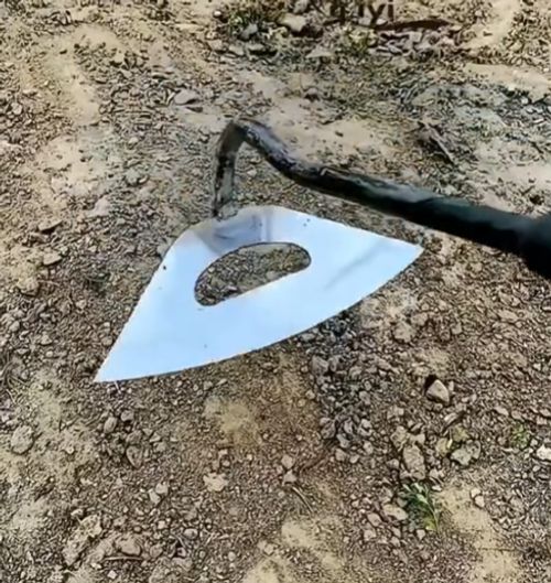 Garden Hoe Weeding Planting Loosening Hollow Hoe Tools