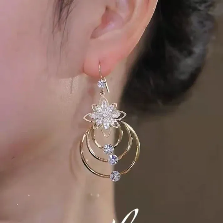 Geometric multi-layered circle earrings