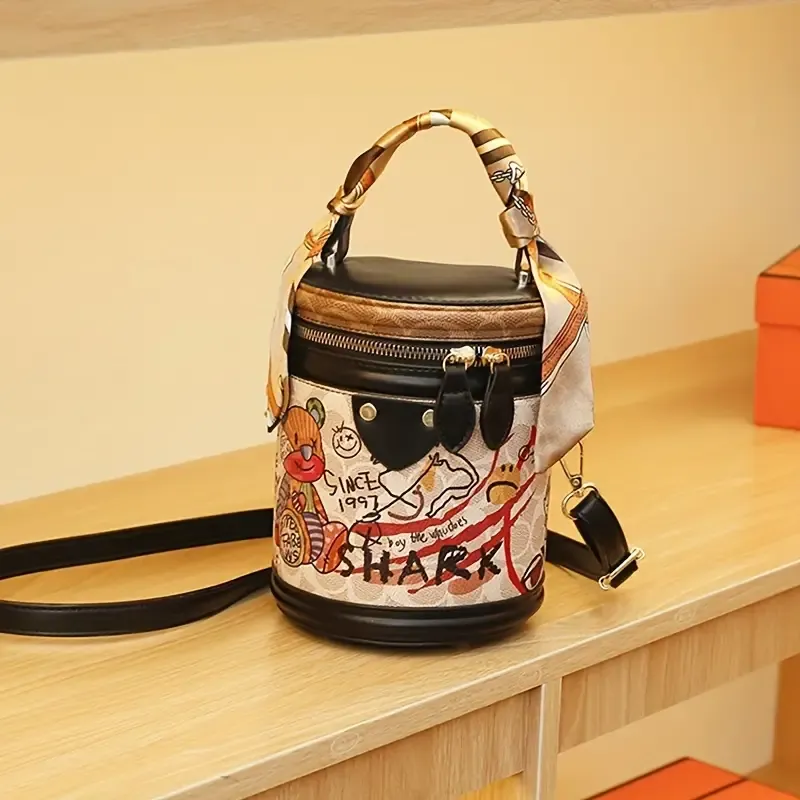 Cartoon Bear Pattern Bucket Bag