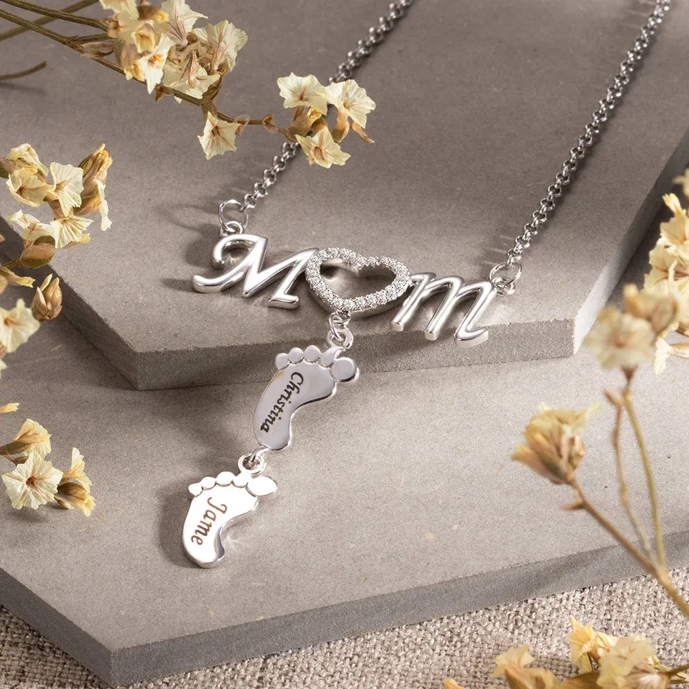 Personalized Mom Wife Necklace with Baby Feet Necklace