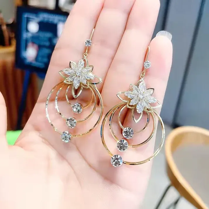 Geometric multi-layered circle earrings