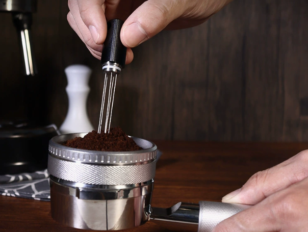 Mini coffee powder dispenser for outdoor pour-over coffee, portable powder injection needle