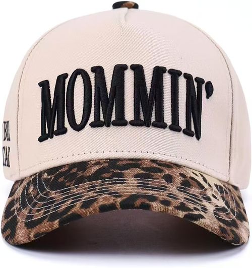 Adjustable leopard print denim cap, suitable for both men and women. Comfortable and snug fit, high-quality fashionable hat, suitable for outdoor activities, suitable for all seasons, can be used personally or given as a gift. Ideal choice for singles, couples, and lovers.