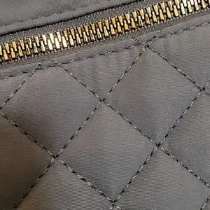 Solid color quilted Fanny bag with casual zipper chest strap waist bag, lightweight waterproof single shoulder crossbody bag, large capacity cycling chest bag, single shoulder crossbody bag, large capacity cycling chest bag, adjustable daily use sling bag