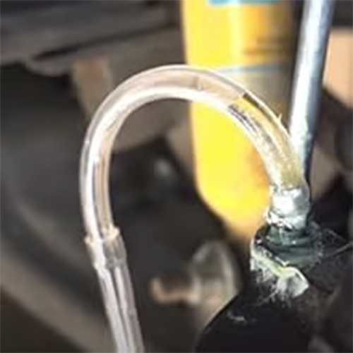 💥 Brake Hose – Handy drain aid with check valve for car