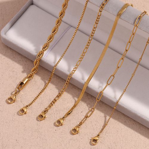 This vintage-style multi-layer bracelet blends design elements of Cuban and twisted chains. Exuding a bold, trendy, and fashionable vibe with a touch of punk aesthetics, it is perfect for wearing on its own or layering and mixing with other accessories.